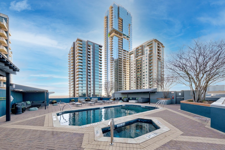 54 Rainey Street 918, Austin, TX 78701, Presented by Albert Allen